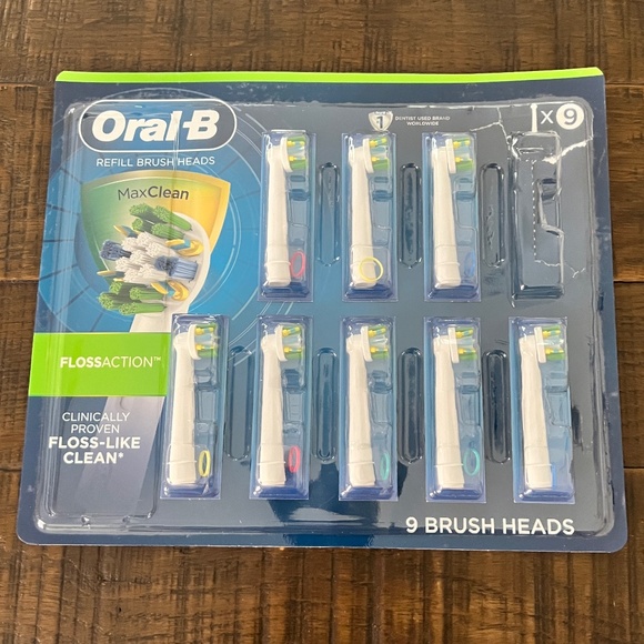 Oral-B FlossAction Electric Toothbrush Replacement Brush Heads Refills, 8 Count - Picture 1 of 10
